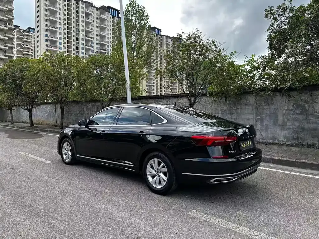 Volkswagen Passat — фото 9