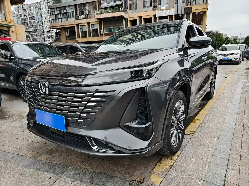 Changan CS75 PLUS — фото 1