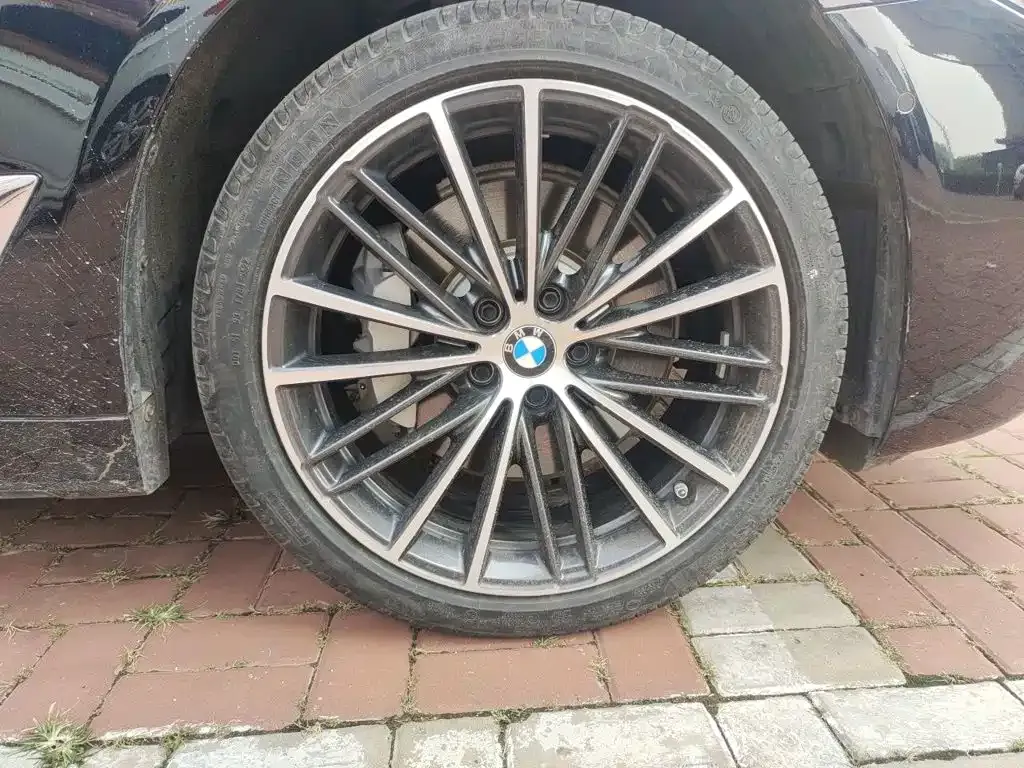 BMW 5 Series — фото 10