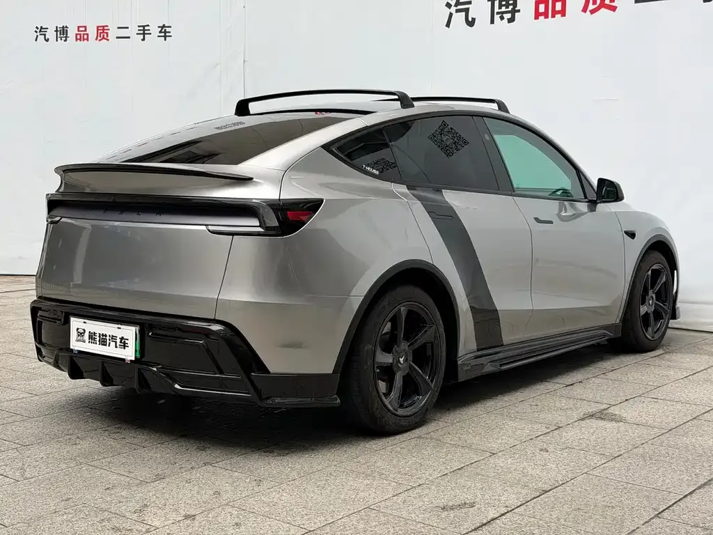 Tesla Model Y — фото 8