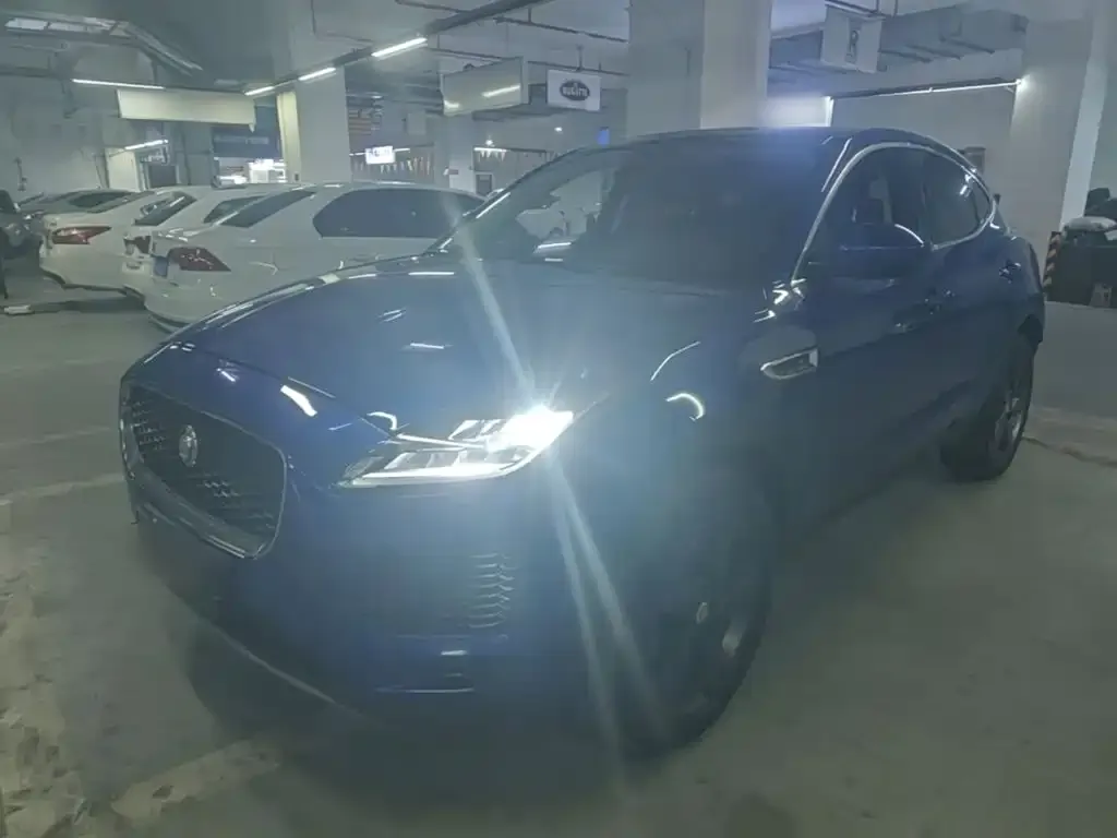 Jaguar E-PACE — фото 1