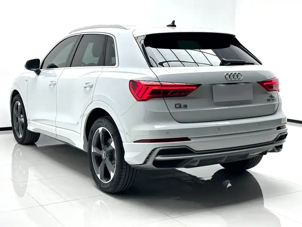 Audi Q3 — фото 10