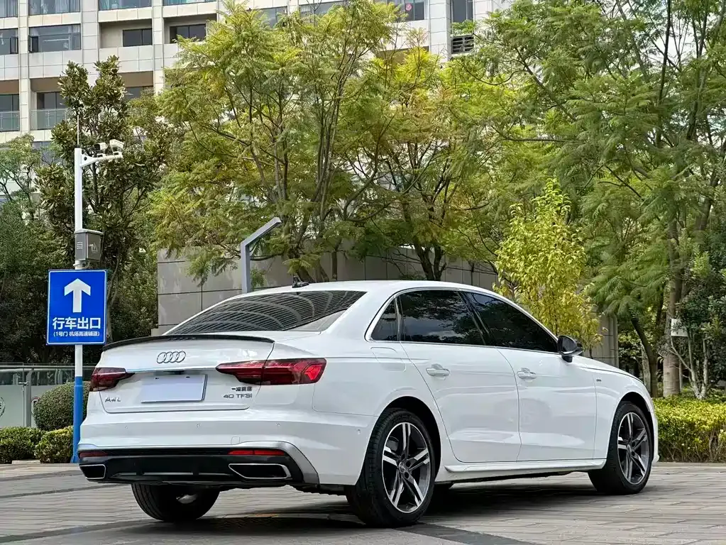 Audi A4L — фото 4