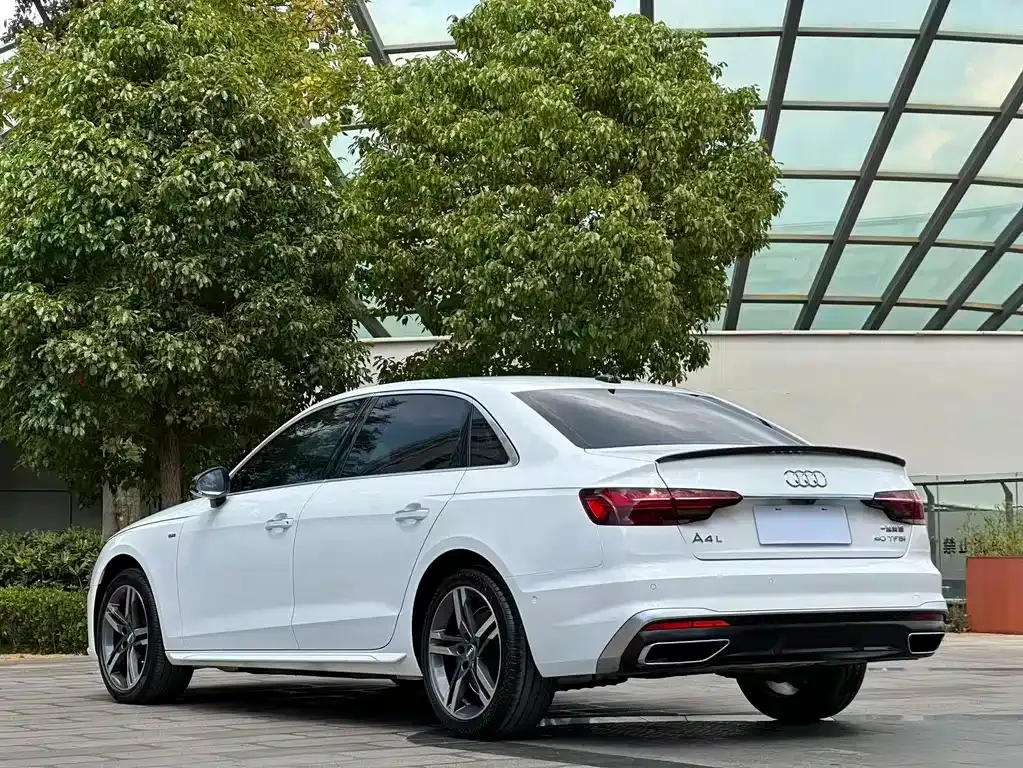 Audi A4L — фото 7