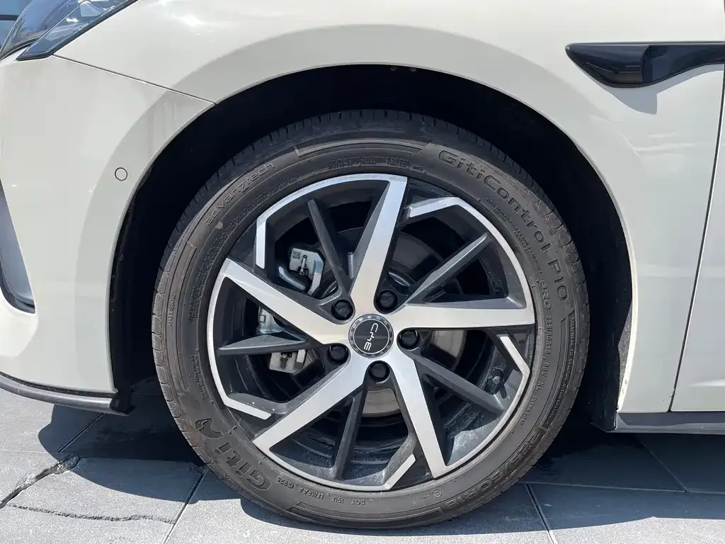 BYD Seal 07 DM-i — фото 10