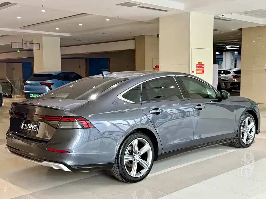 Honda Accord — фото 7
