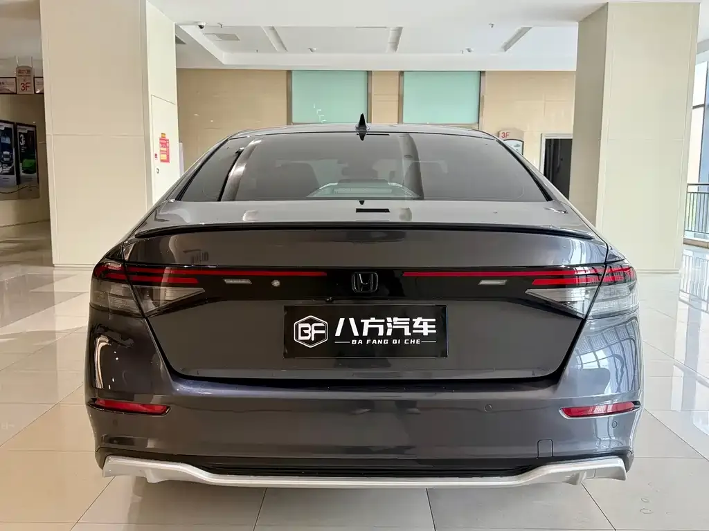 Honda Accord — фото 5