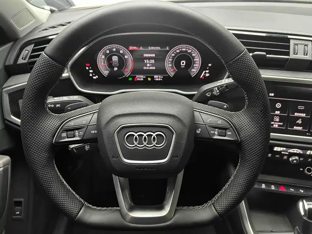 Audi Q3 — фото 9