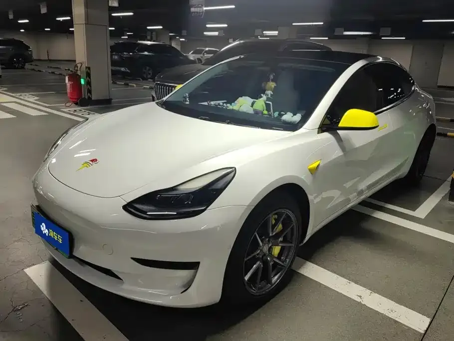 Tesla Model 3 — фото 1