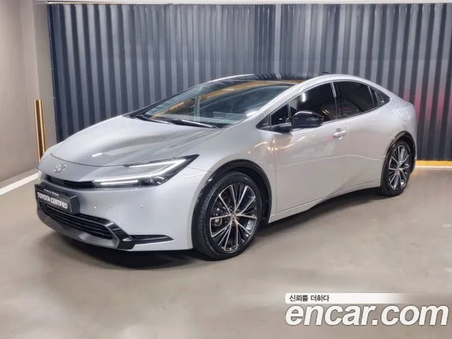 Toyota Prius — фото 1