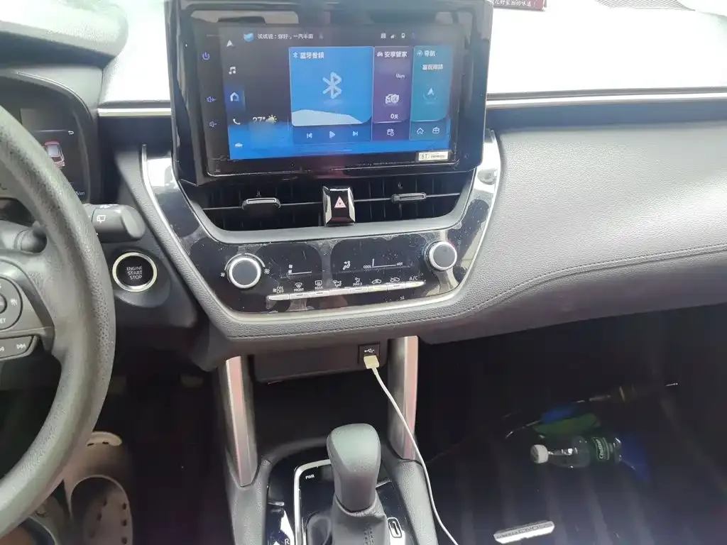 Toyota Corolla Cross — фото 10