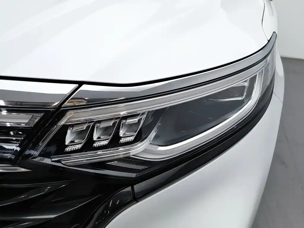 Roewe iMAX8 — фото 8