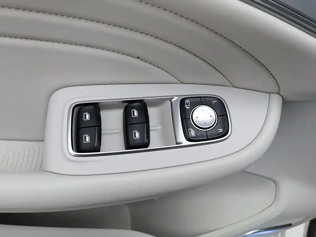 Roewe iMAX8 — фото 2