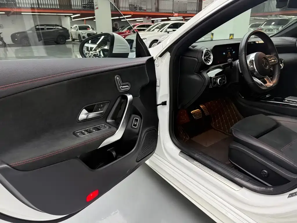 Mercedes-Benz CLA (Import) — фото 7