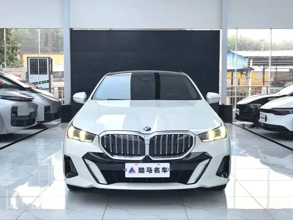 BMW 5 Series — фото 2