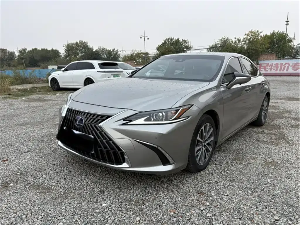 Lexus ES — фото 1
