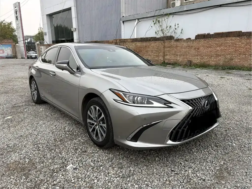 Lexus ES — фото 8