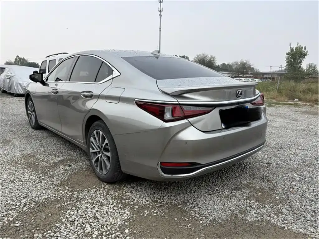 Lexus ES — фото 5