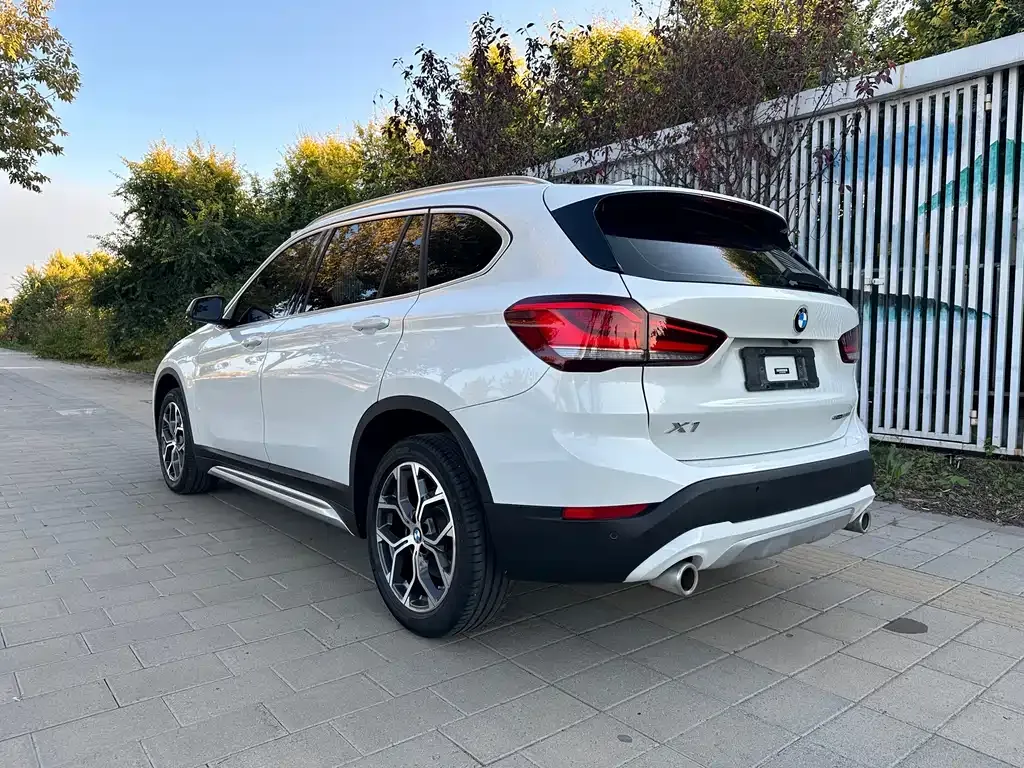 BMW X1 — фото 9
