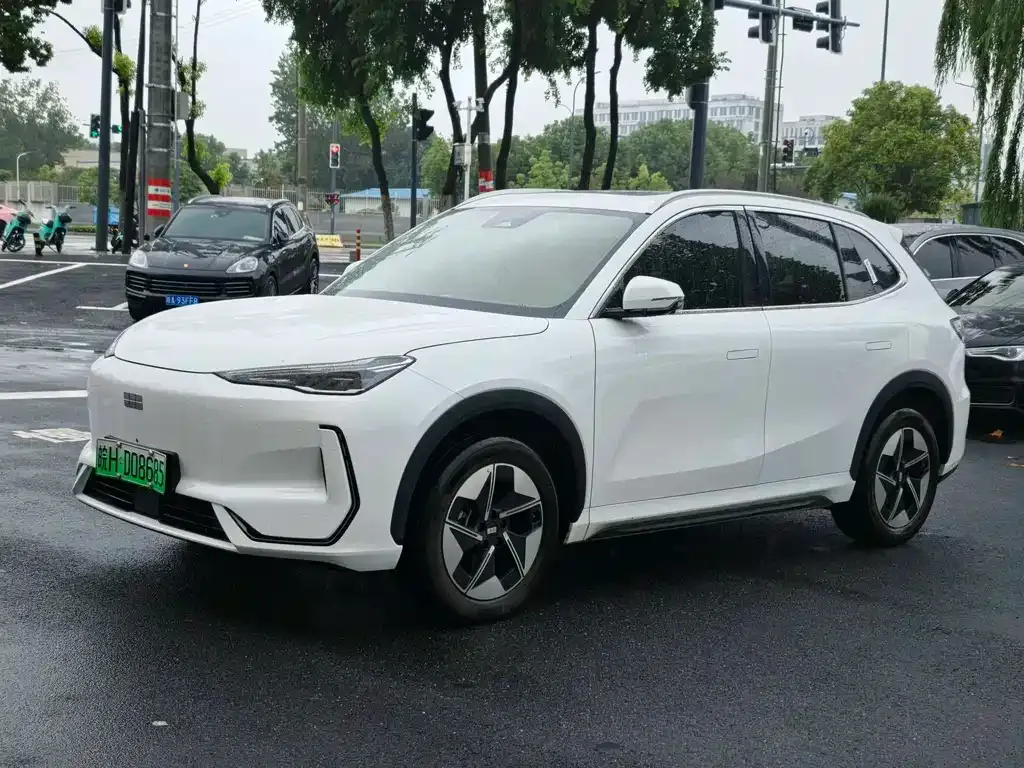 Geely Galaxy E5 — фото 1