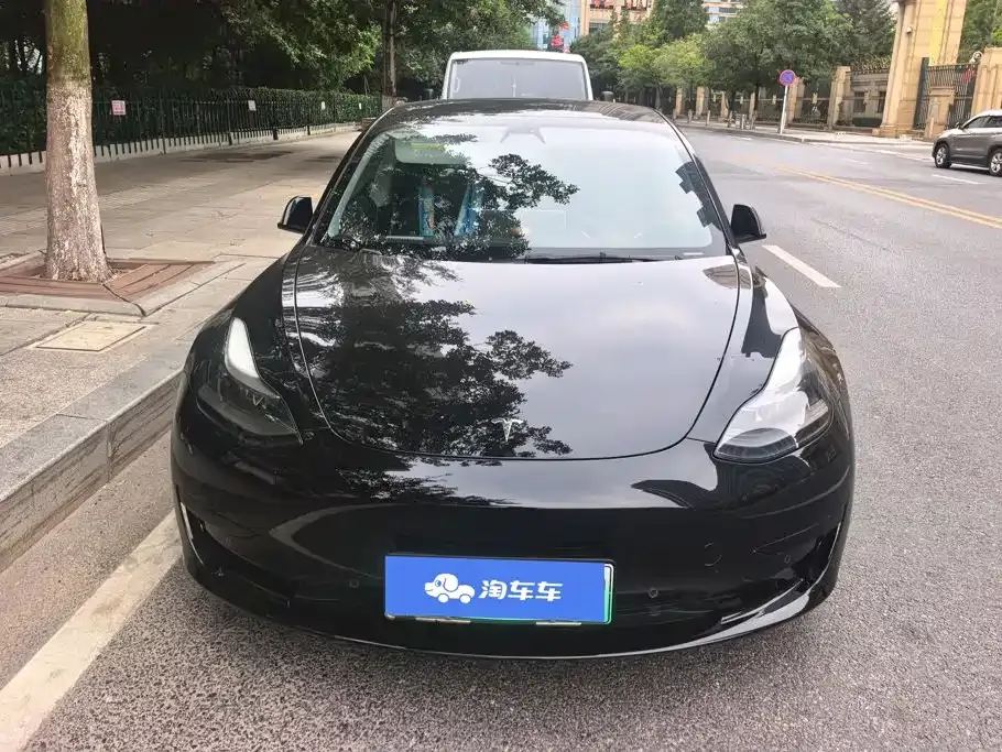Tesla Model 3 — фото 10