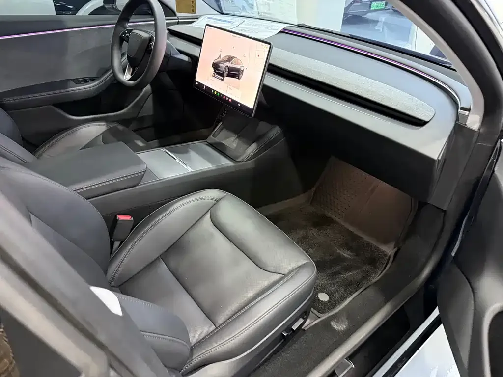 Tesla Model 3 — фото 9