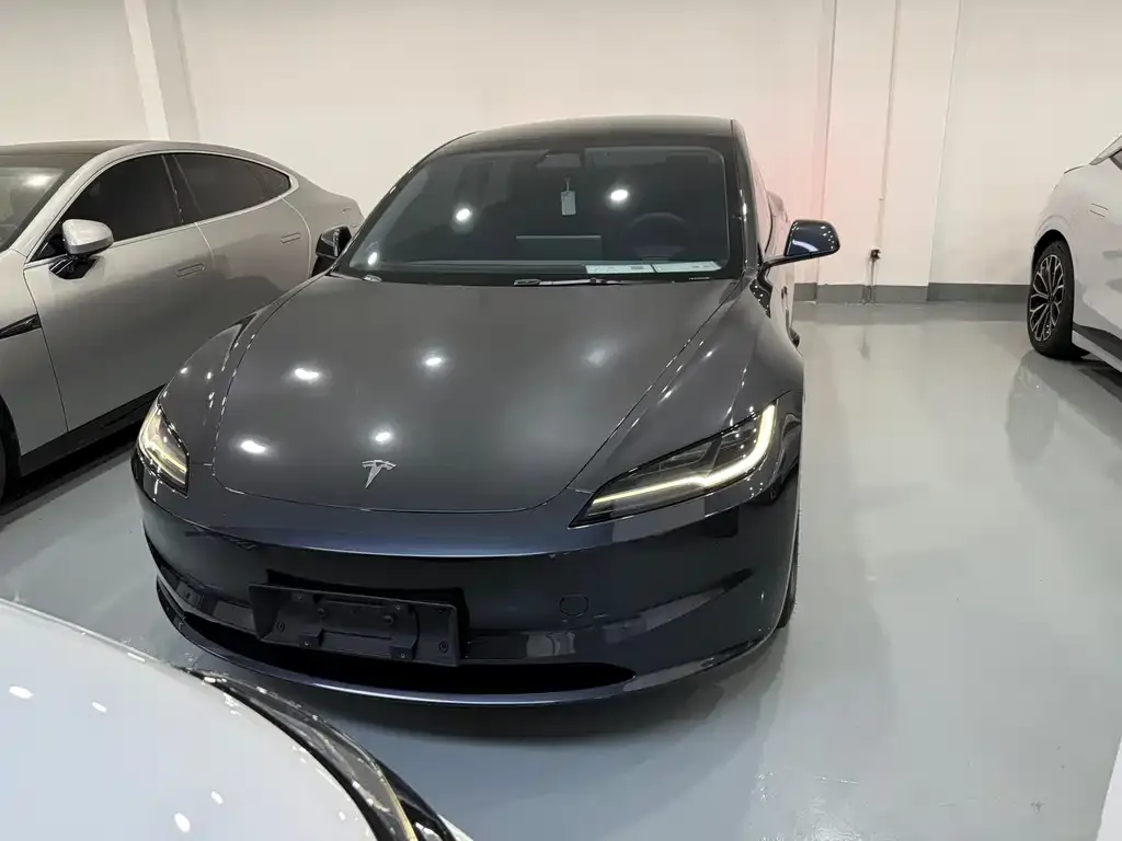 Tesla Model 3 — фото 4