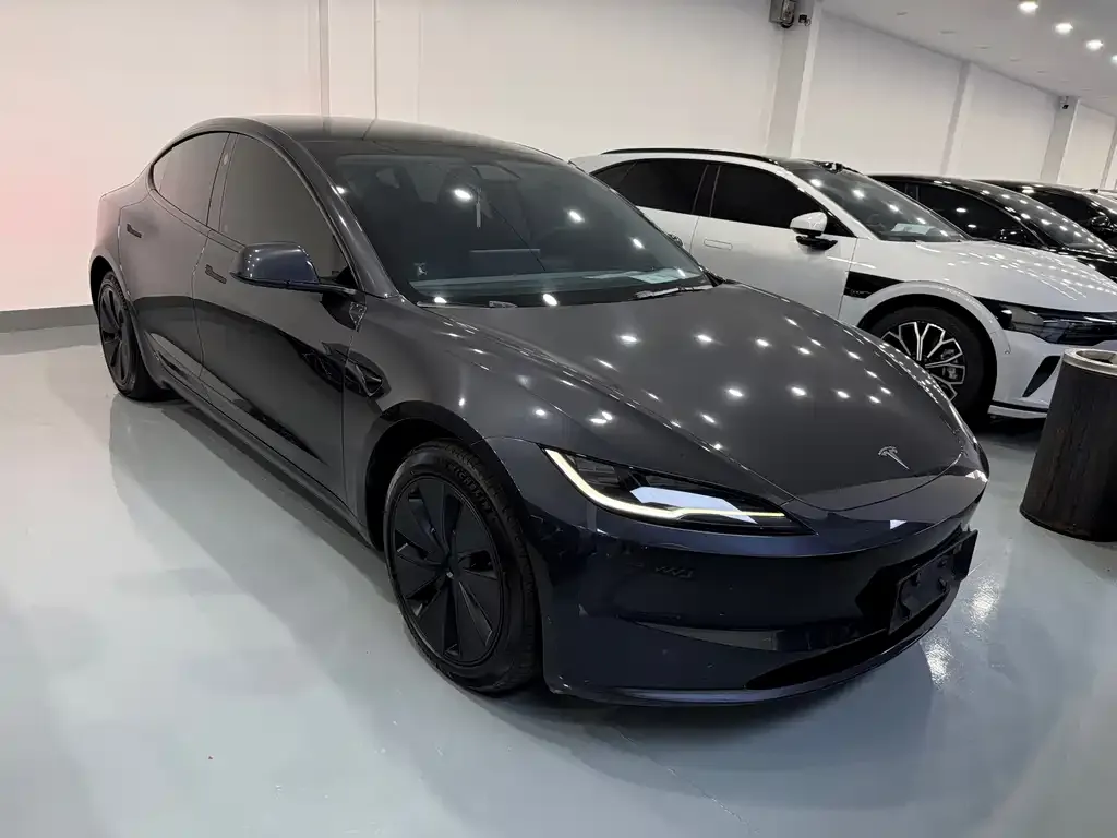 Tesla Model 3 — фото 2