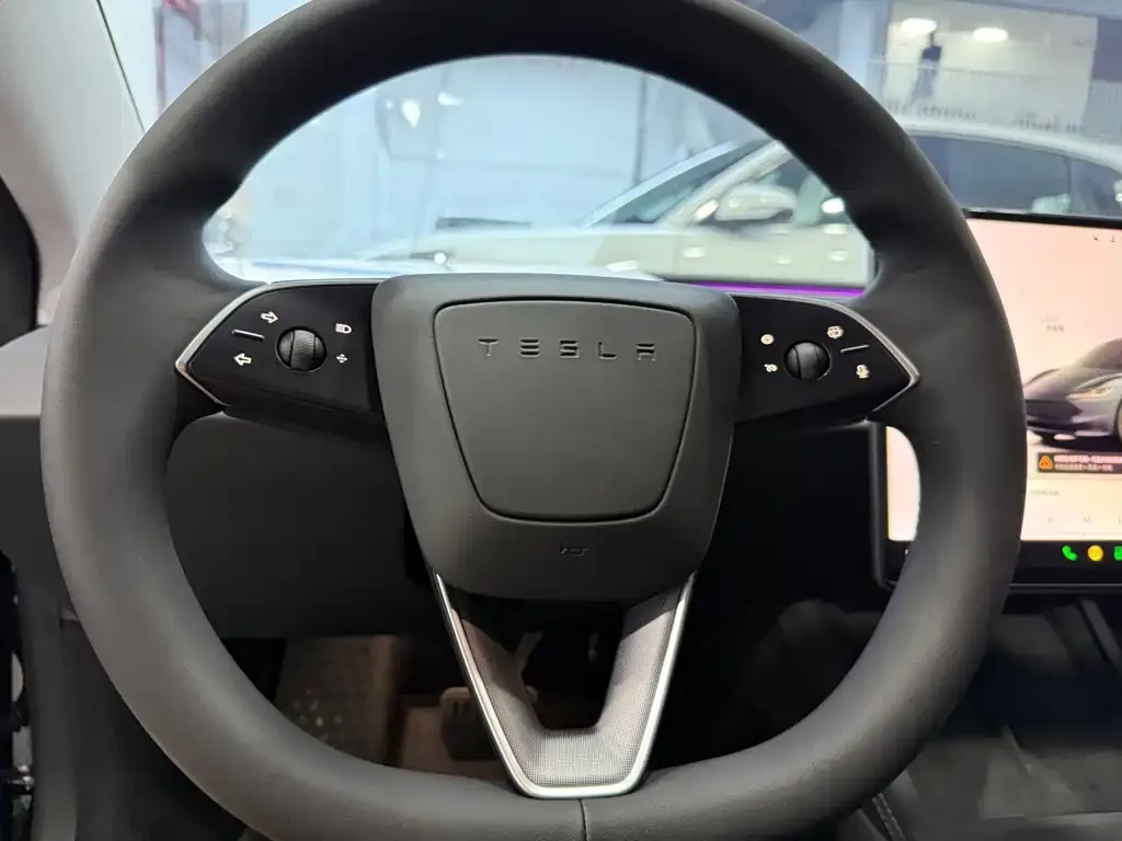 Tesla Model 3 — фото 5