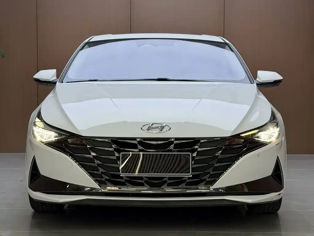 Hyundai Elantra — фото 5