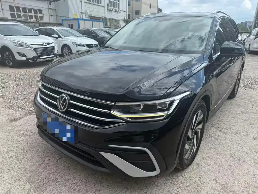 Volkswagen Tiguan L — фото 5