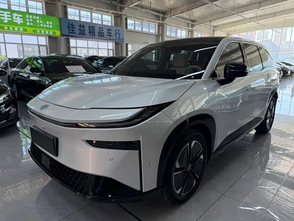 Toyota bZ3 — фото 1