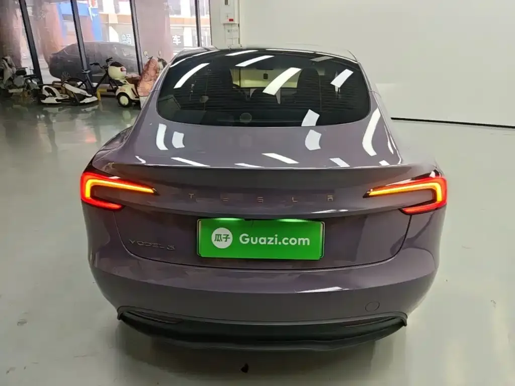 Tesla Model 3 — фото 8