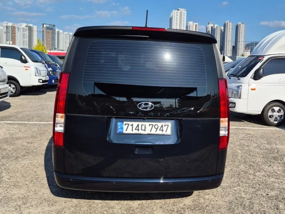 Hyundai Staria — фото 3