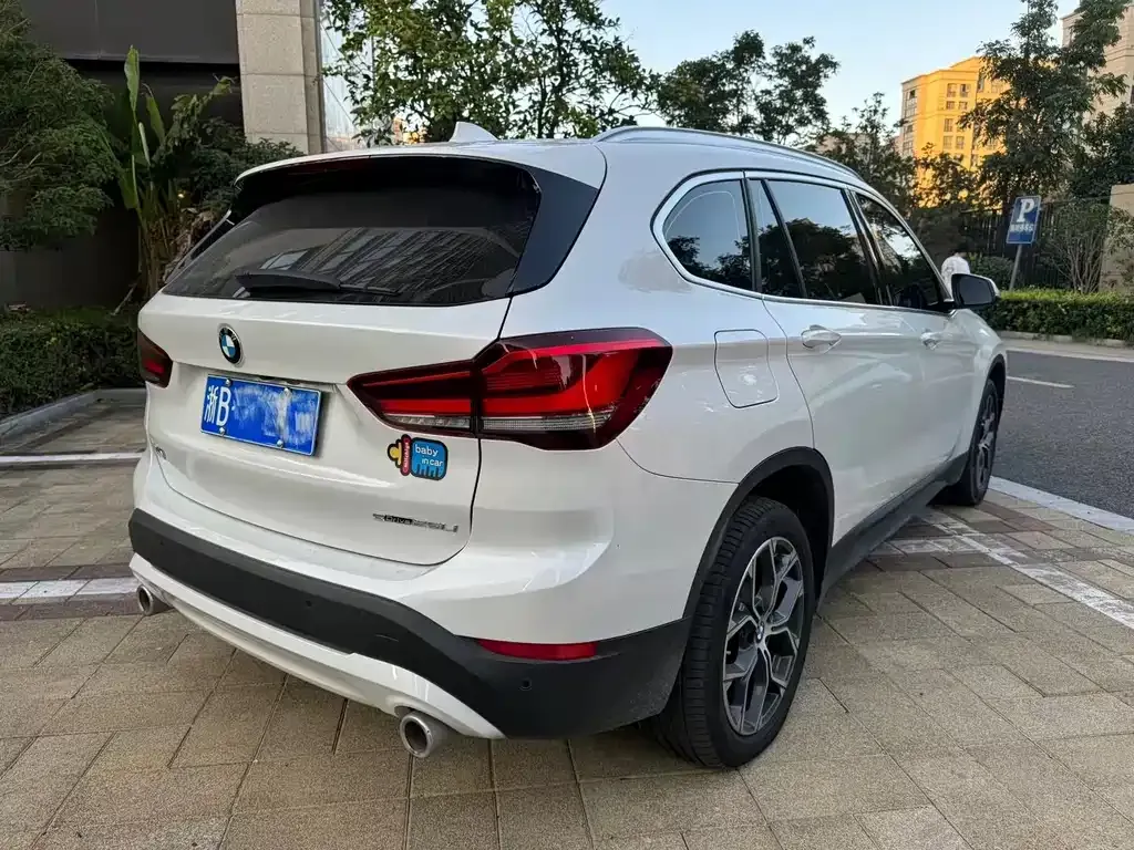 BMW X1 — фото 8