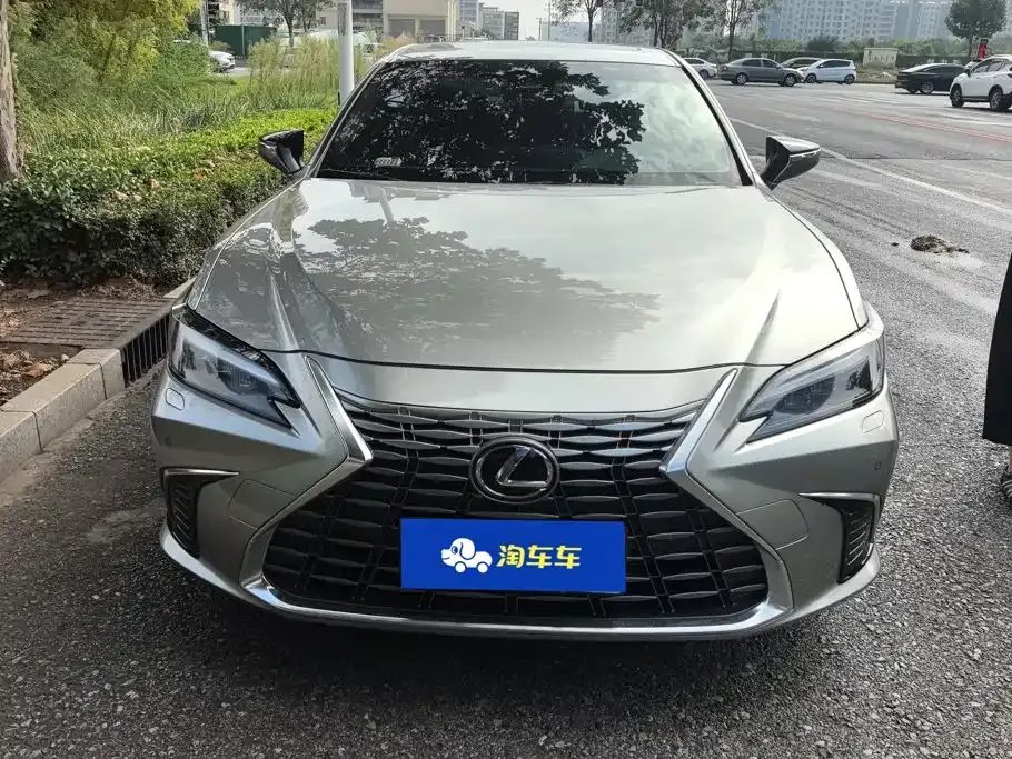 Lexus ES — фото 10