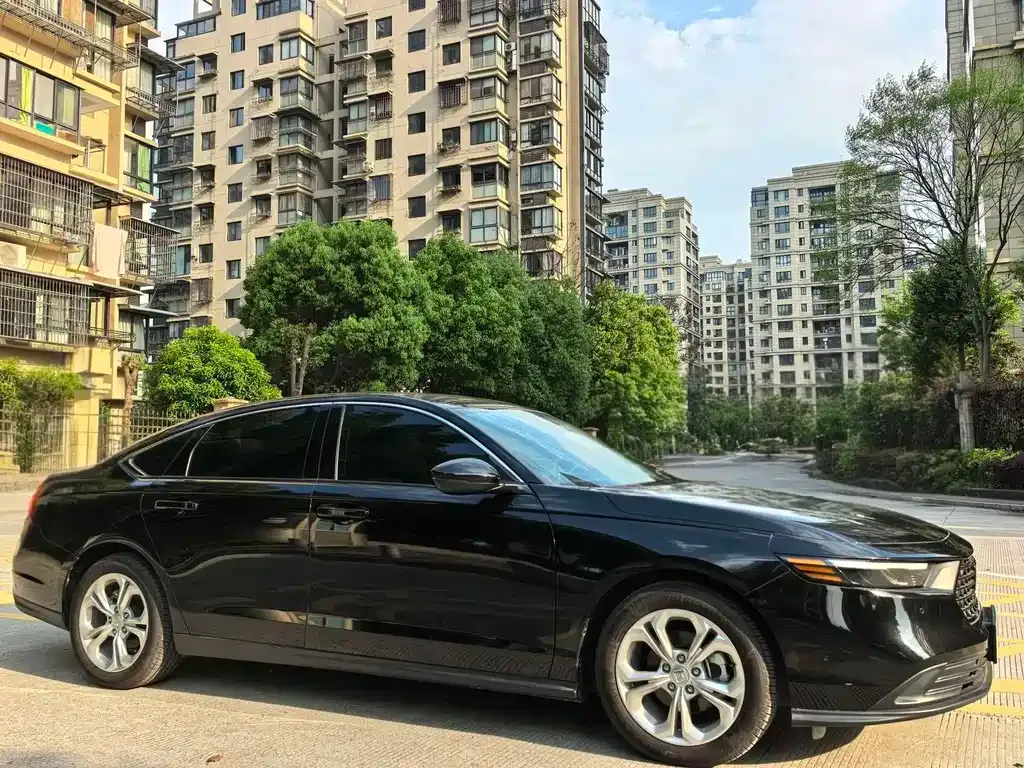 Honda Accord — фото 8