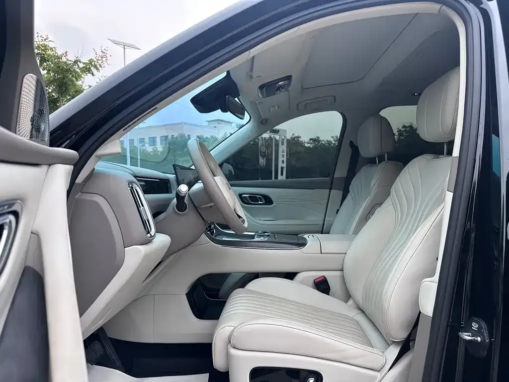 Geely Galaxy M9 — фото 6