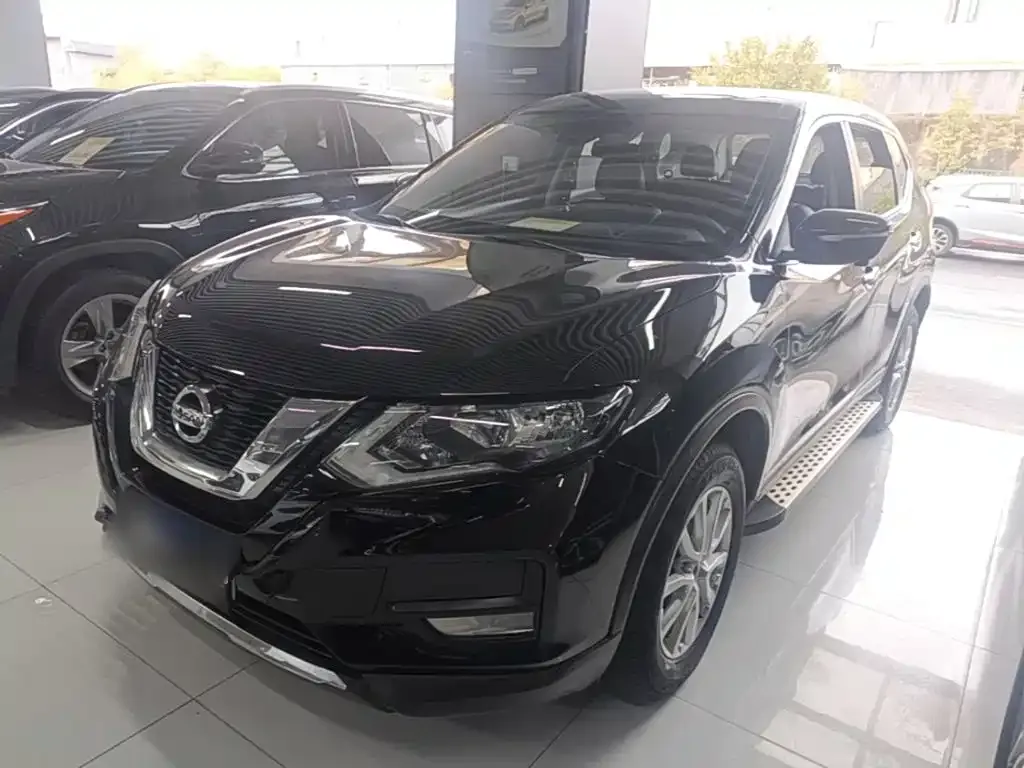 Nissan X-Trail — фото 1
