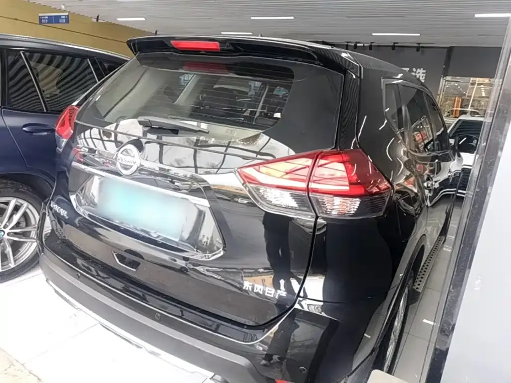 Nissan X-Trail — фото 10