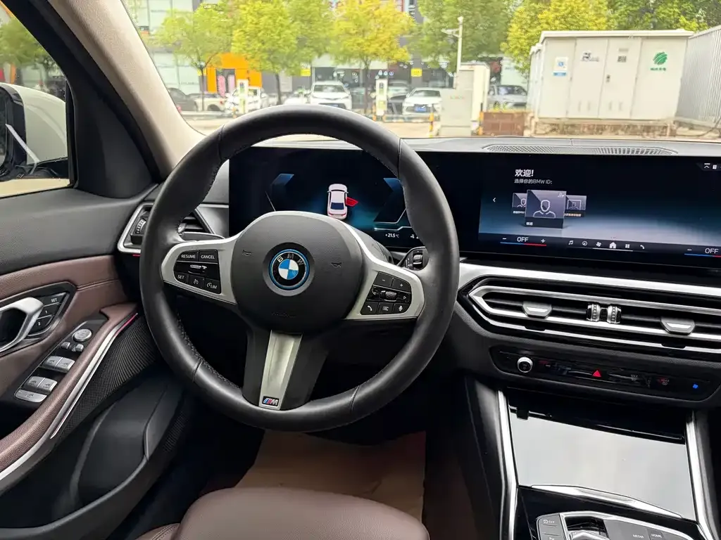 BMW i3 — фото 7
