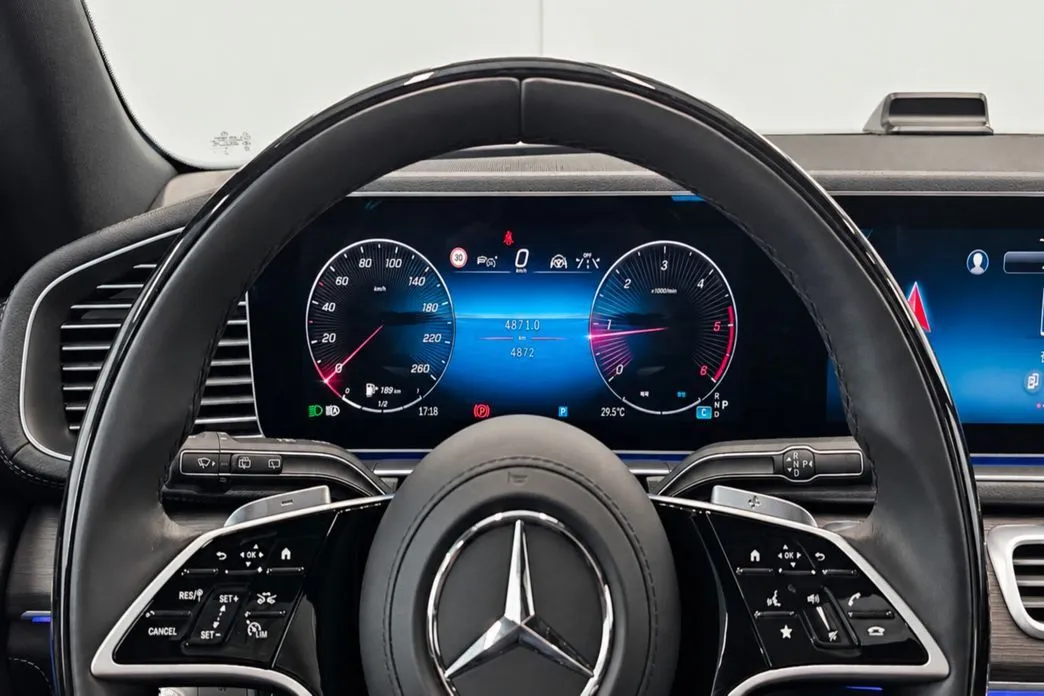 Mercedes-Benz GLS-Class — фото 8