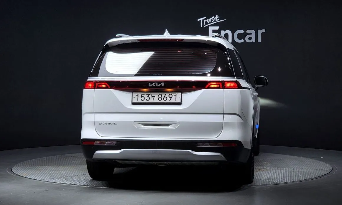 Kia Carnival — фото 4