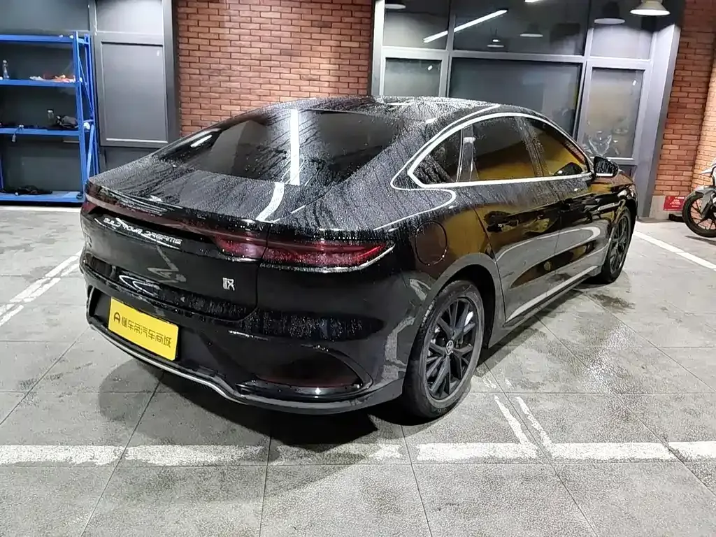 BYD Han — фото 10
