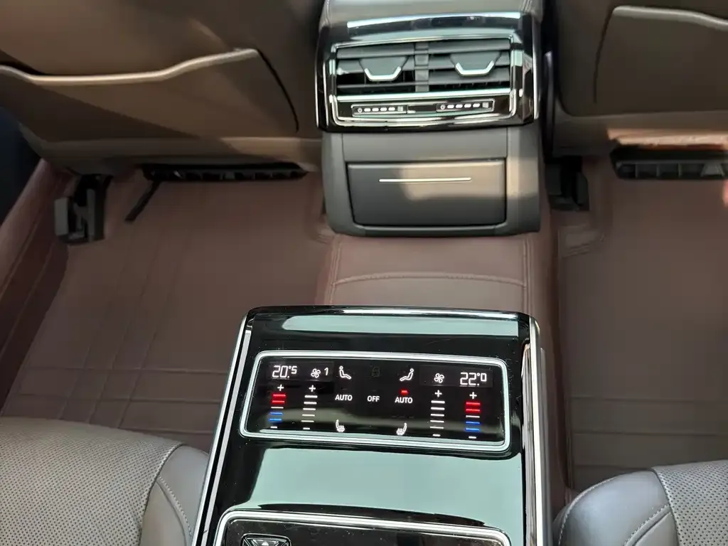 Audi A8 — фото 3