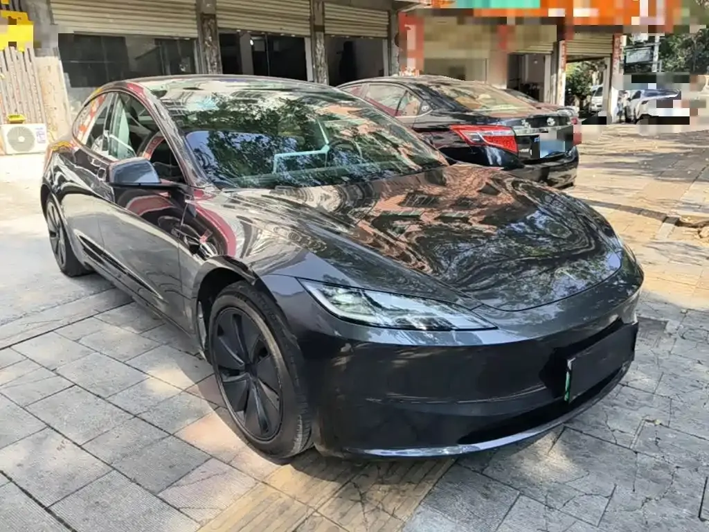 Tesla Model 3 — фото 4