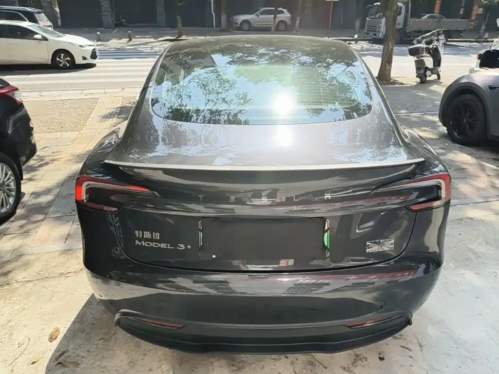 Tesla Model 3 — фото 5