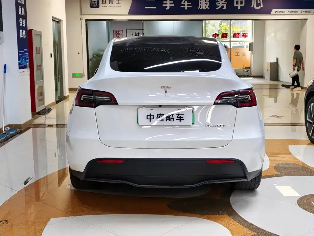 Tesla Model Y — фото 4