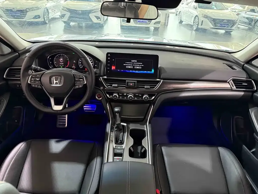 Honda Accord — фото 8
