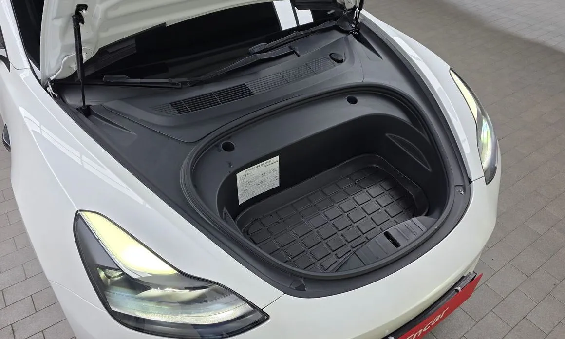 Tesla Model 3 — фото 10